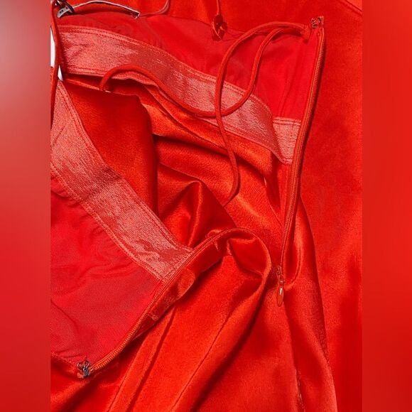 Alice + Olivia Vista Satin Asymmetric Dress size 2 - Picture 9 of 12